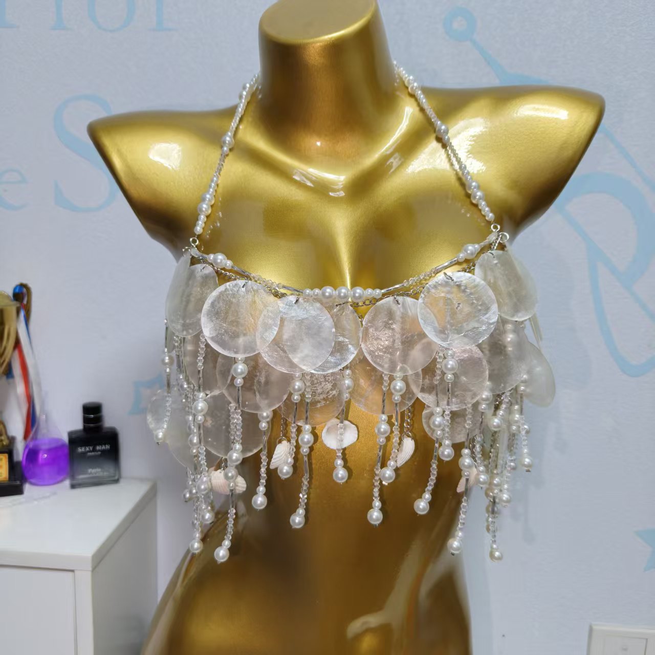 Body Jewelry Bra - ชุดเต้นระบำหน้าท้องแบบทำมือ ประดับมุกสีเขียวและสีแดง แต่งเลื่อมระยิบระยับ สไตล์นางเงือก สำหรับผู้หญิง